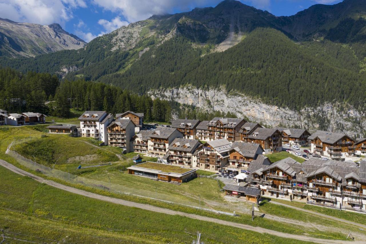 Aparthotel Les Terrasses du Soleil d'Or By Infini Mountain Les Orres Exterior foto